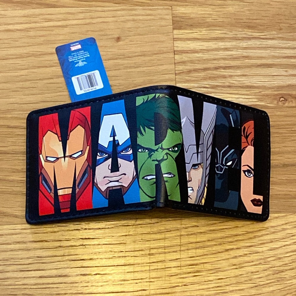 Marvel Bifold Wallet nwt